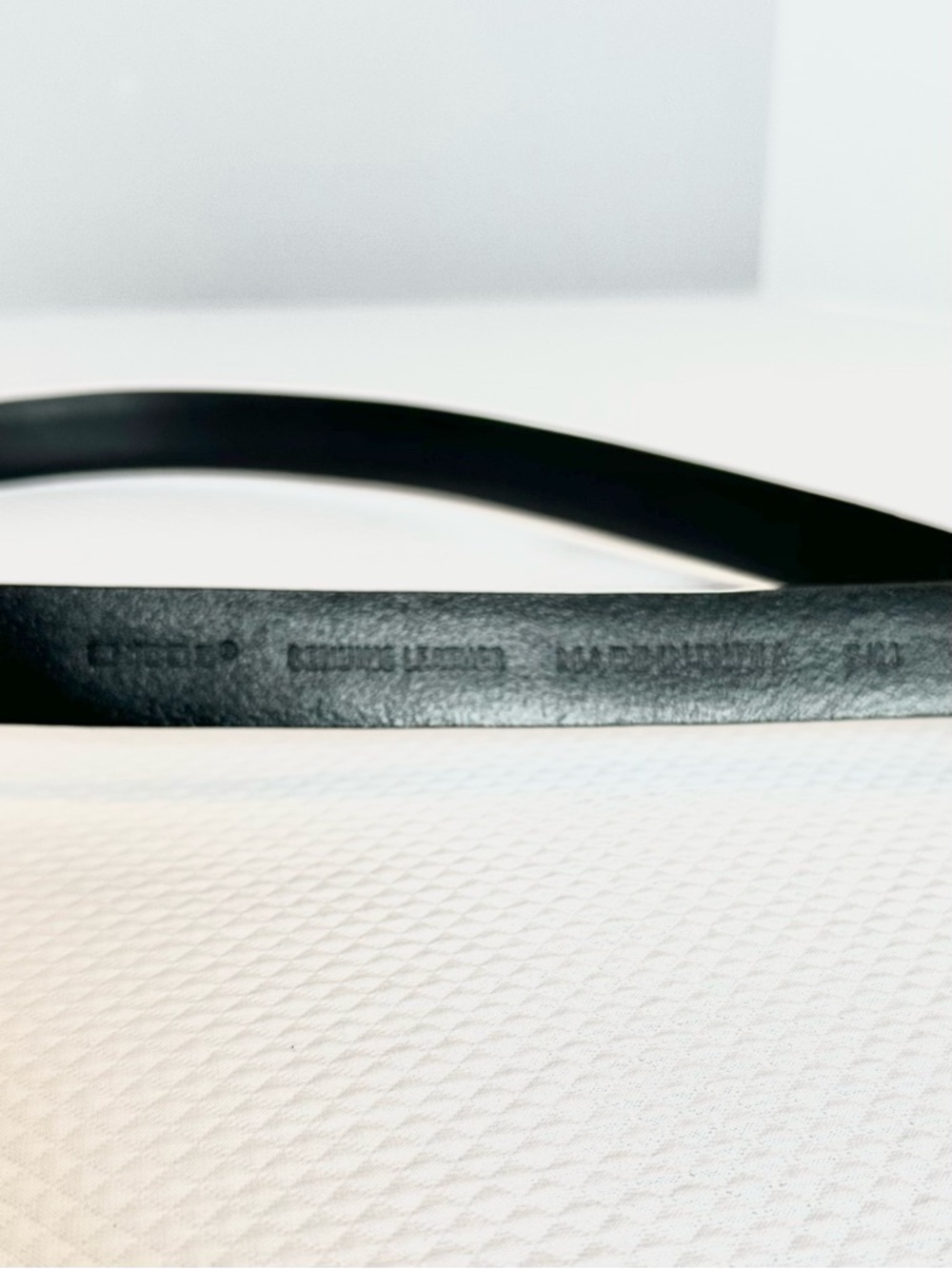Chico's Black Leather Slide Belt Adjustable with Gold Sculpted Hook Buckle - Picture 2 of 5